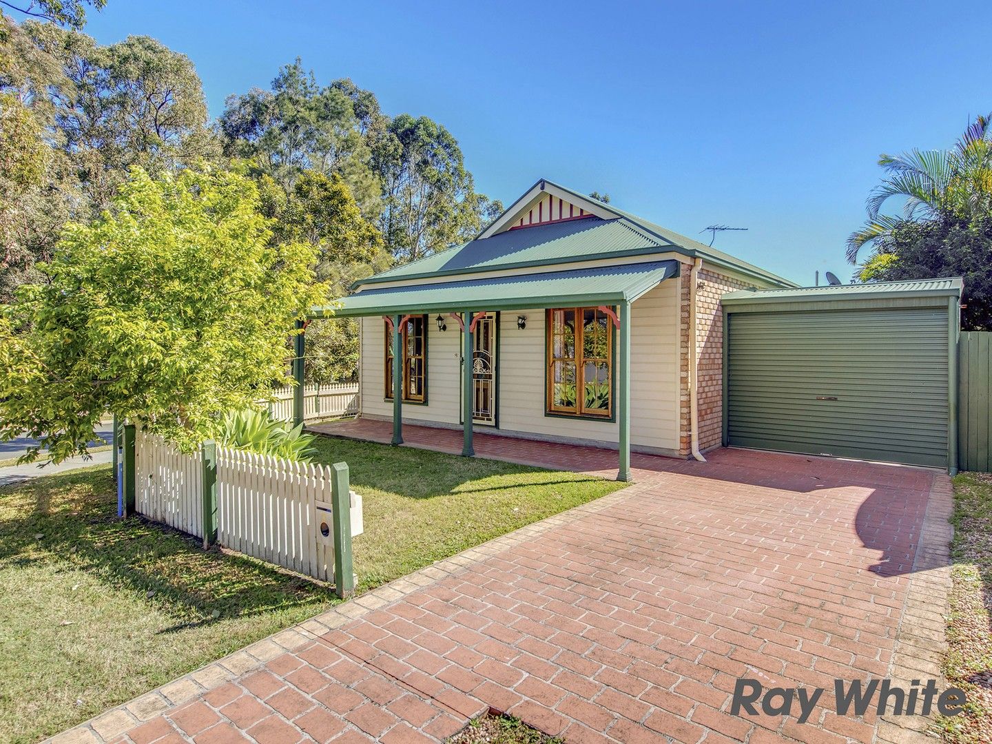 3 bedrooms House in 2 Eden Crescent SPRINGFIELD LAKES QLD, 4300