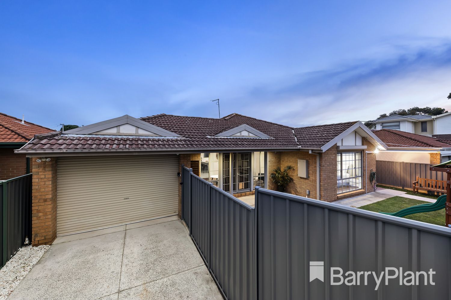 2 bedrooms Apartment / Unit / Flat in 2/25 Mcleans Road BUNDOORA VIC, 3083