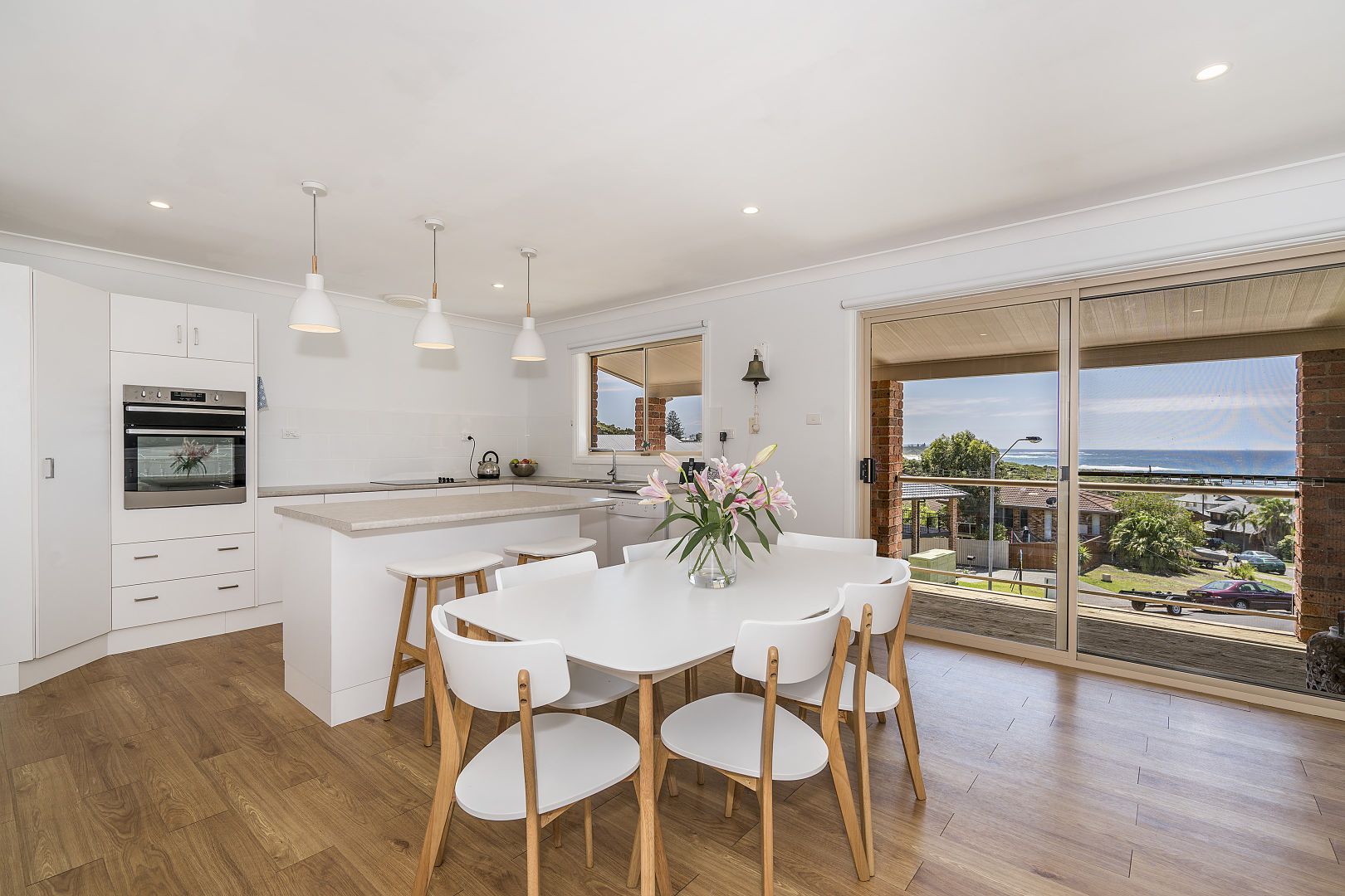 24 Sapphire Close, Caves Beach NSW 2281, Image 1