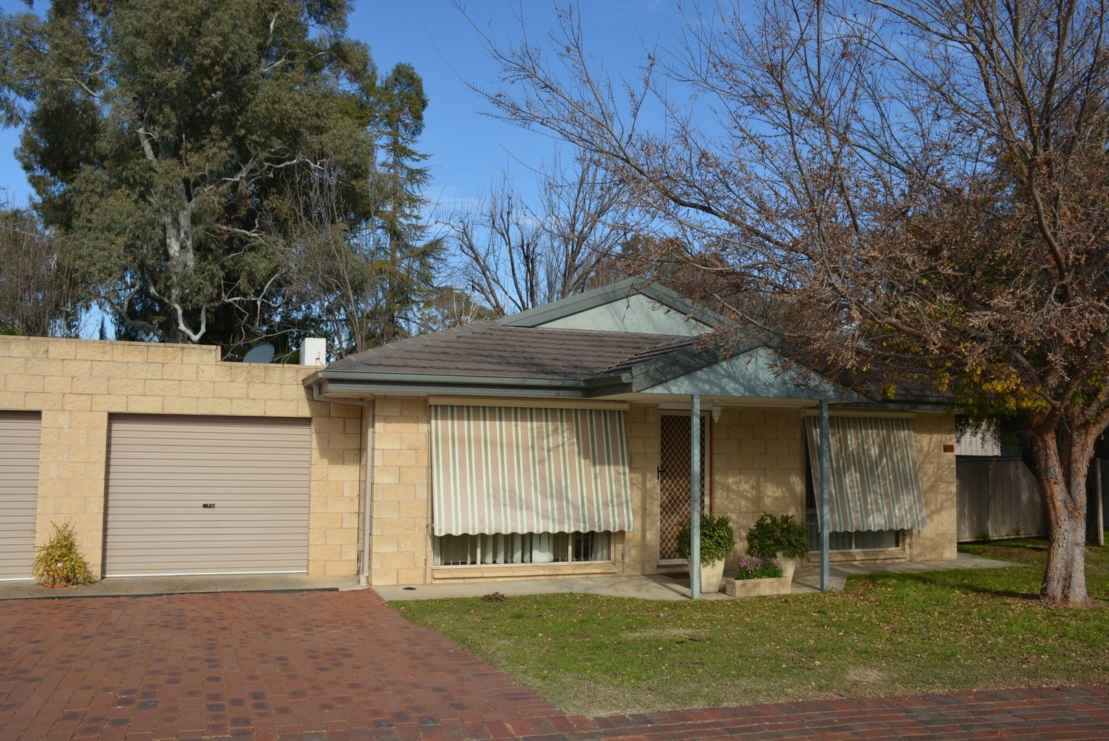 2 bedrooms Apartment / Unit / Flat in Unit 11/45-47 Golf Course Rd BAROOGA NSW, 3644