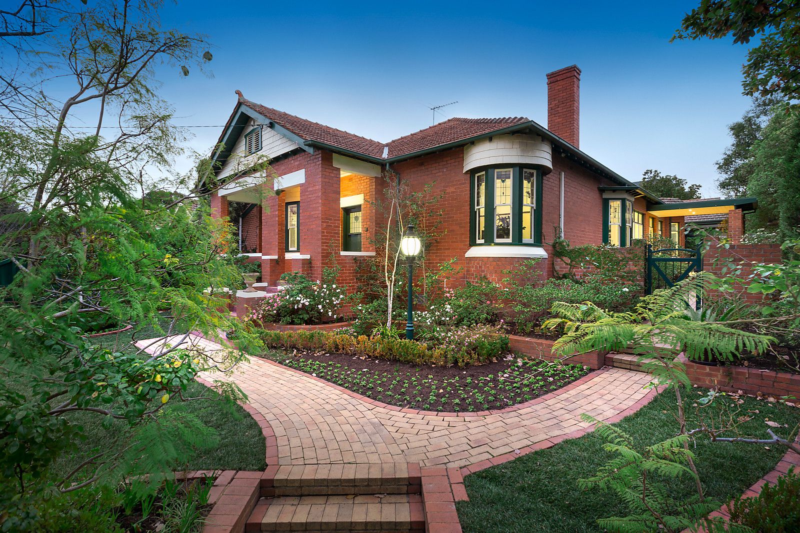 237 Mont Albert Road, Surrey Hills Property History & Address