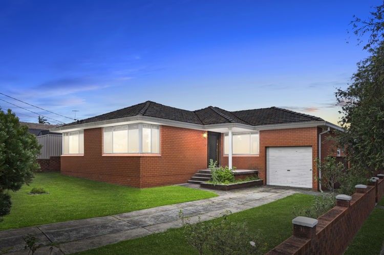 3 bedrooms House in 16 Yoogali Street MERRYLANDS NSW, 2160