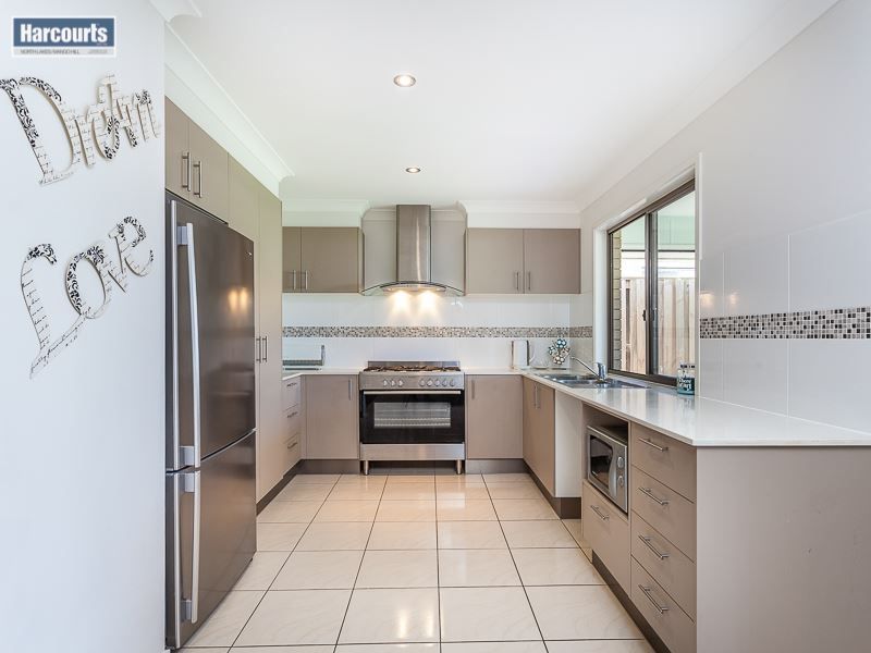 54 Bowerbird Crescent, Dakabin QLD 4503, Image 1