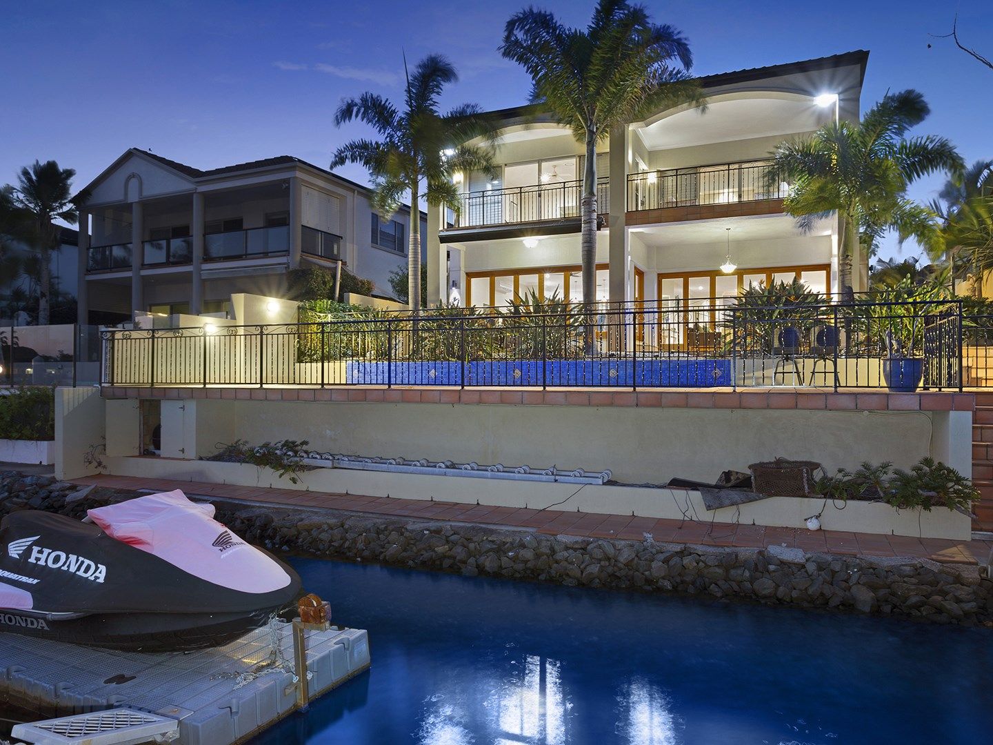 94 Amalfi Drive, Isle Of Capri QLD 4217, Image 0