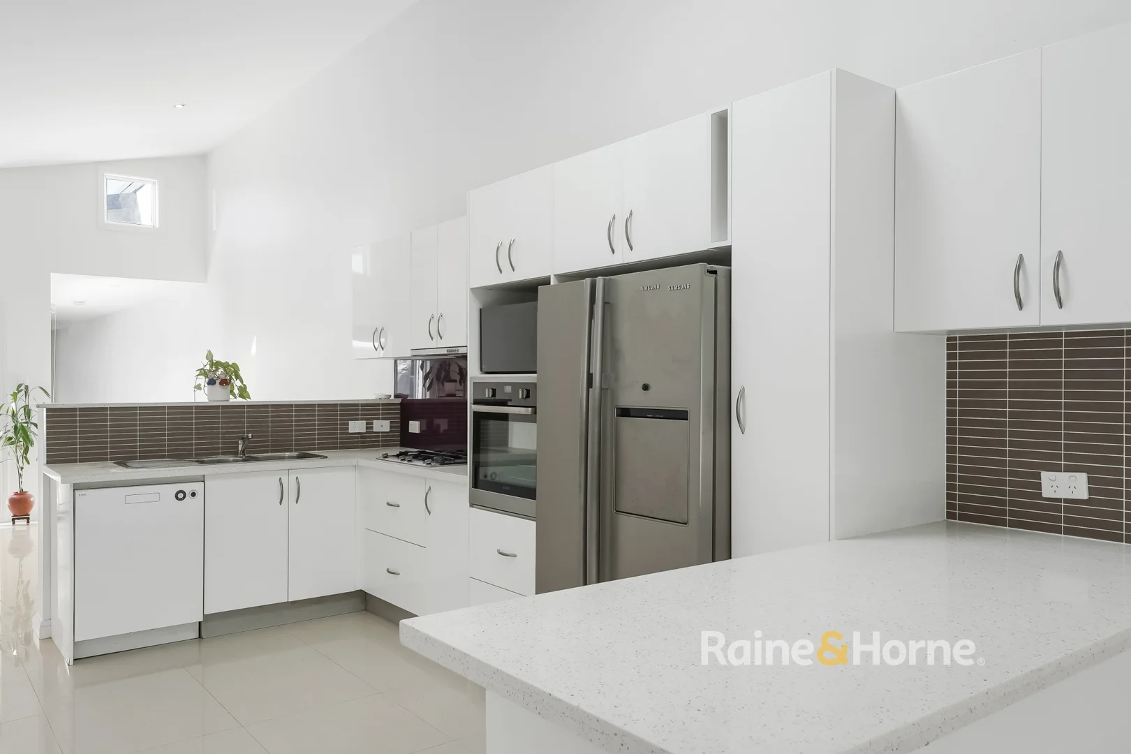 Additional image 4 of 2/64 Gallipoli Avenue, Blackwall NSW 2256