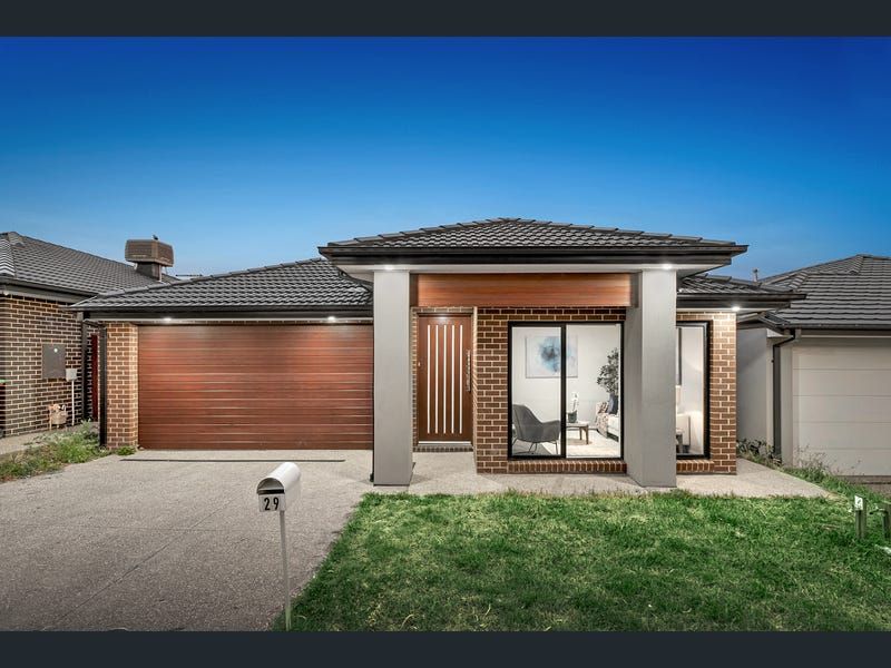 4 bedrooms House in 29 Kernot Parade CLYDE VIC, 3978