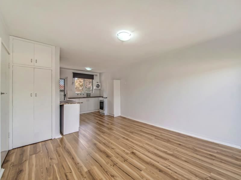 2 bedrooms Apartment / Unit / Flat in 1/252 Spencer Road THORNLIE WA, 6108