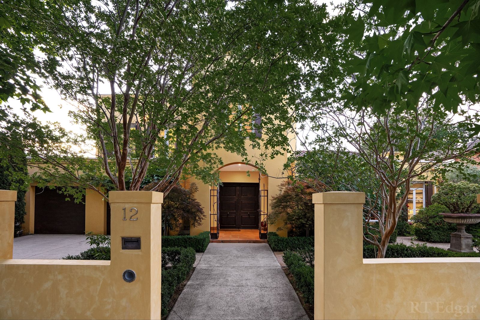 4 bedrooms House in 12 Gillies Street FAIRFIELD VIC, 3078