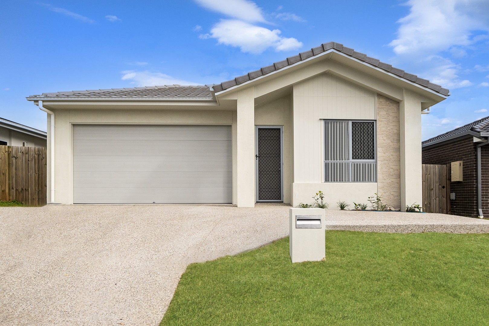 4 bedrooms House in 8 Seaford Street PIMPAMA QLD, 4209