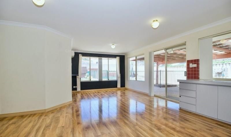 3 bedrooms House in 11 Gazelle Pass WARNBRO WA, 6169