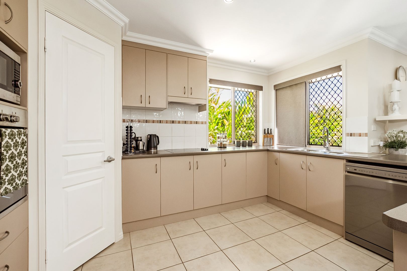 2 Reinaerhoff Crescent, Glen Eden QLD 4680, Image 1