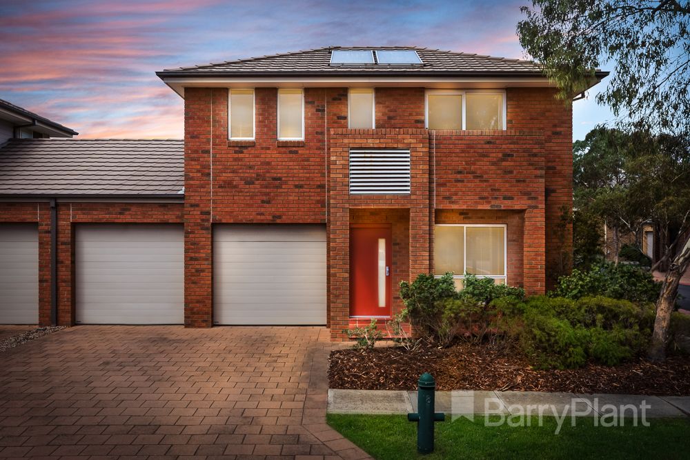 8 Turnstone Drive, Point Cook VIC 3030