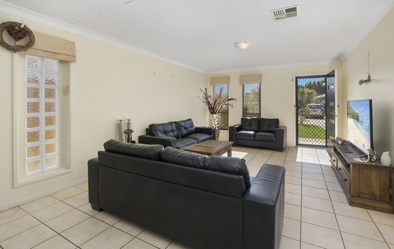 35 Coffs Harbour Ave, Hoxton Park NSW 2171, Image 1