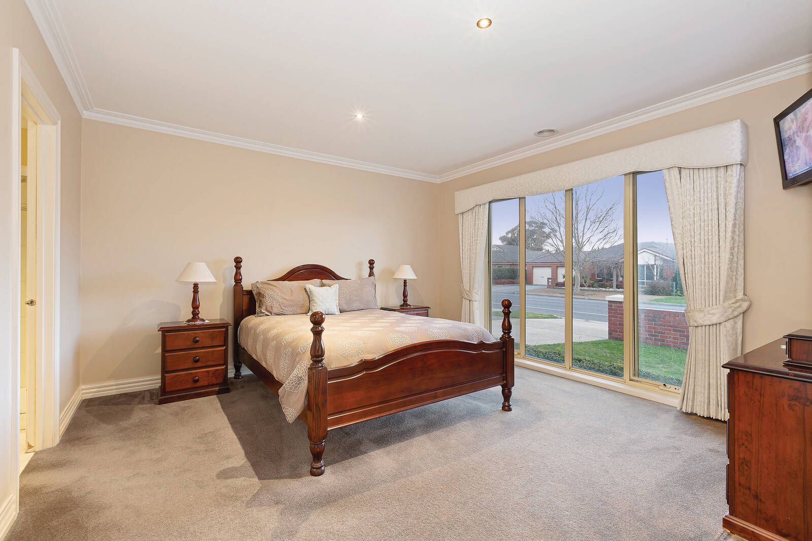 64 Lake Gardens Avenue, Lake Gardens VIC 3355, Image 2