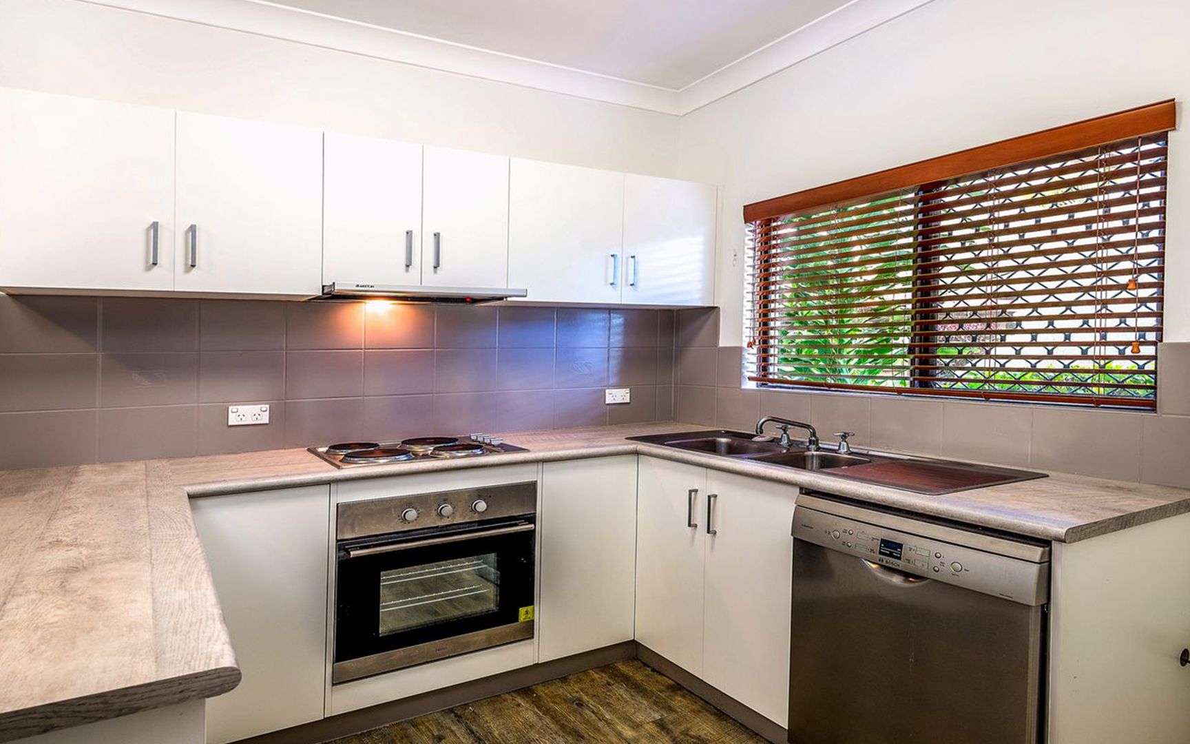 6/56 Cairns Street, Cairns North QLD 4870, Image 2
