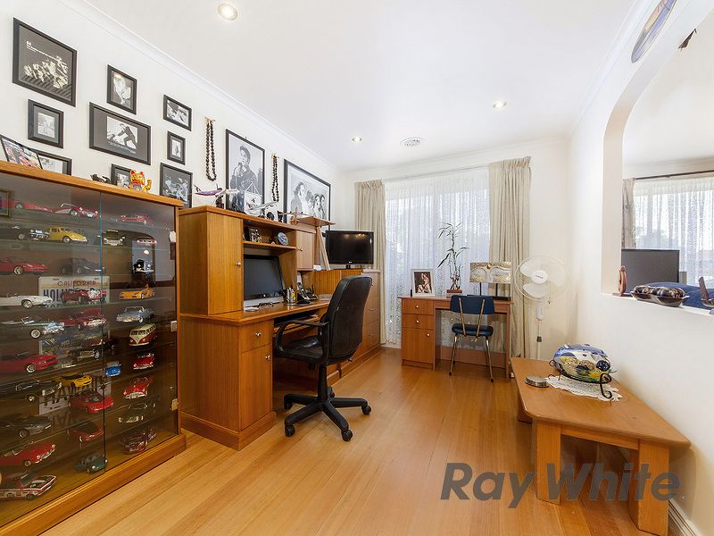 75 Fairfax Circuit, Albanvale VIC 3021, Image 2