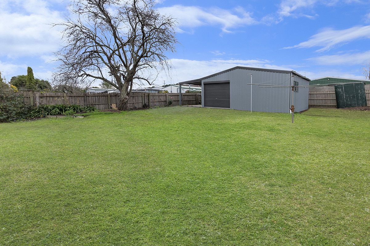 43 Kokoda Avenue, Hamilton VIC 3300, Image 2