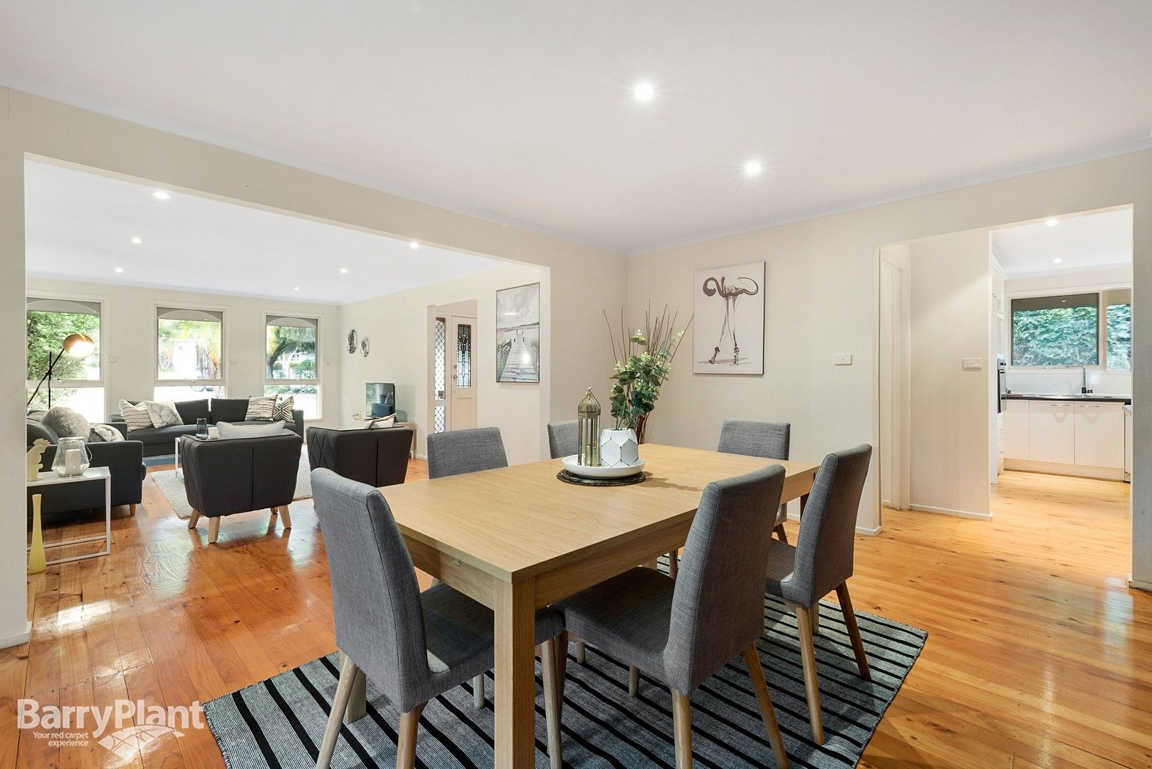 4 bedrooms House in 23 Fraser Crescent WANTIRNA SOUTH VIC, 3152