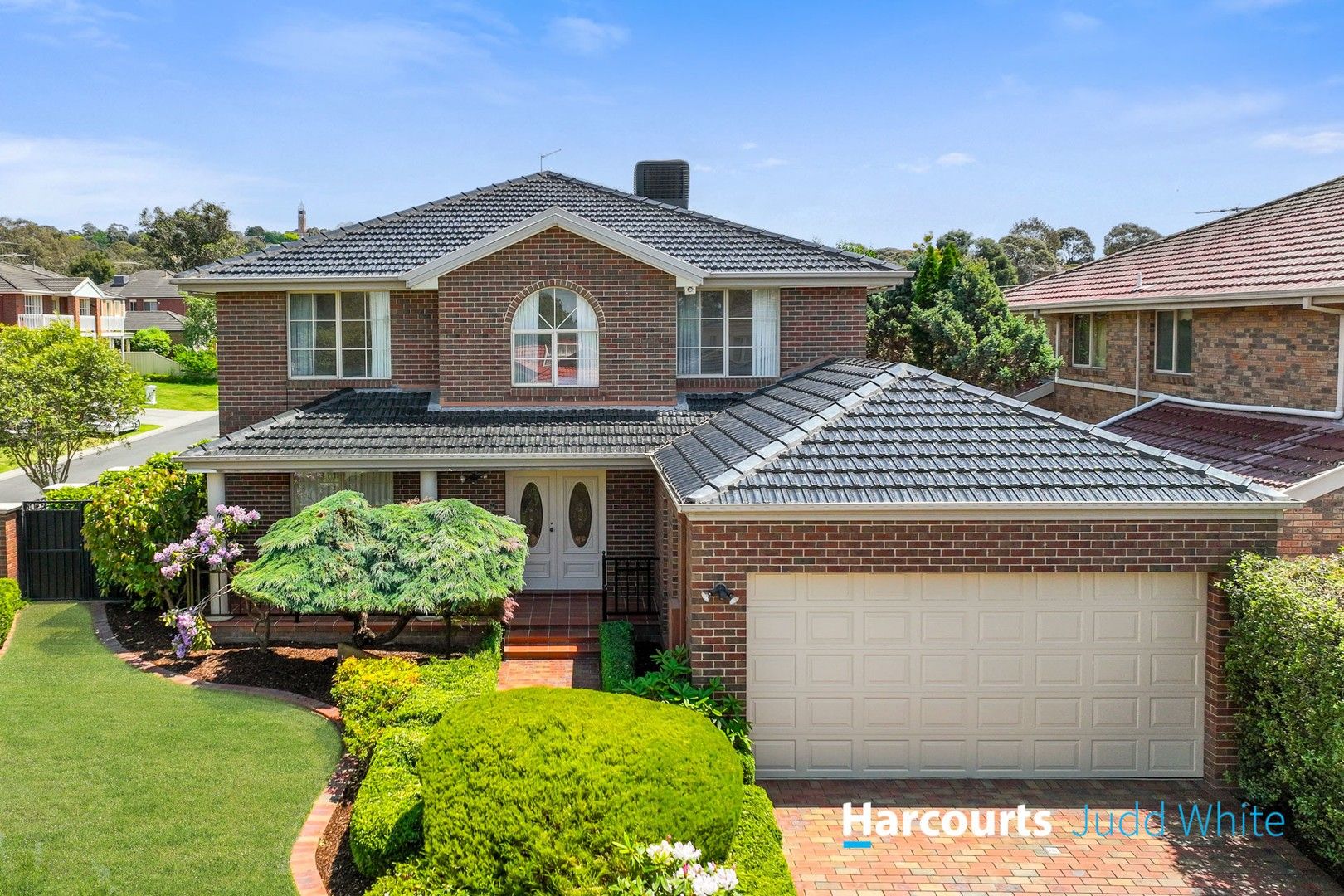 5 bedrooms House in 16 Currie Terrace GLEN WAVERLEY VIC, 3150