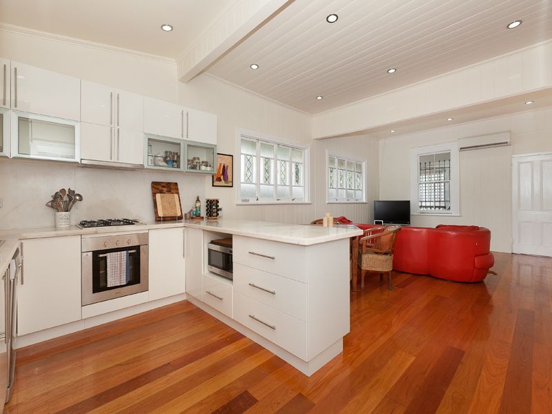2 bedrooms House in 109B Adamson Street WOOLOOWIN QLD, 4030