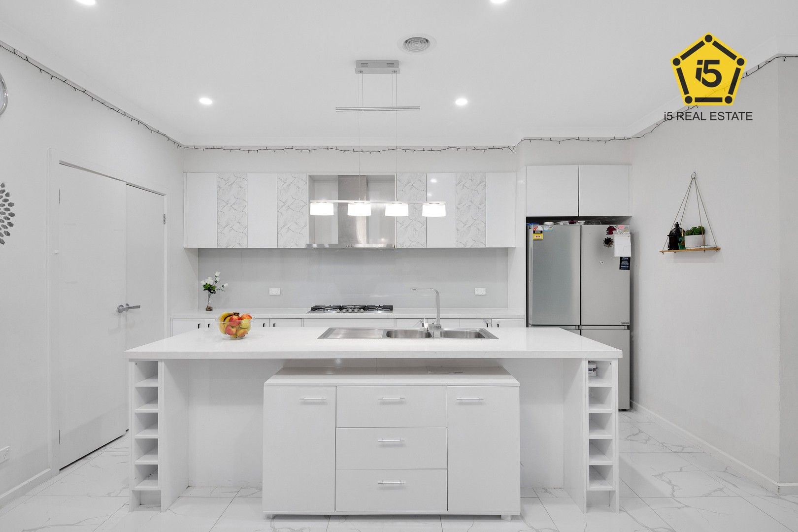 3 bedrooms Townhouse in 2/102 Wootten Road TARNEIT VIC, 3029