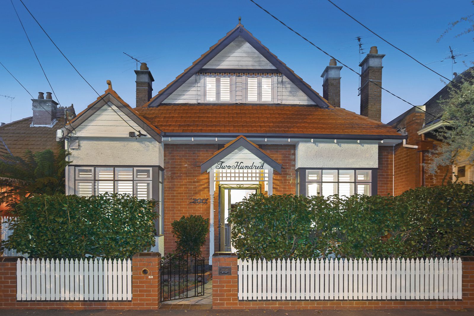 200 Canterbury Road, St Kilda West Property History & Address