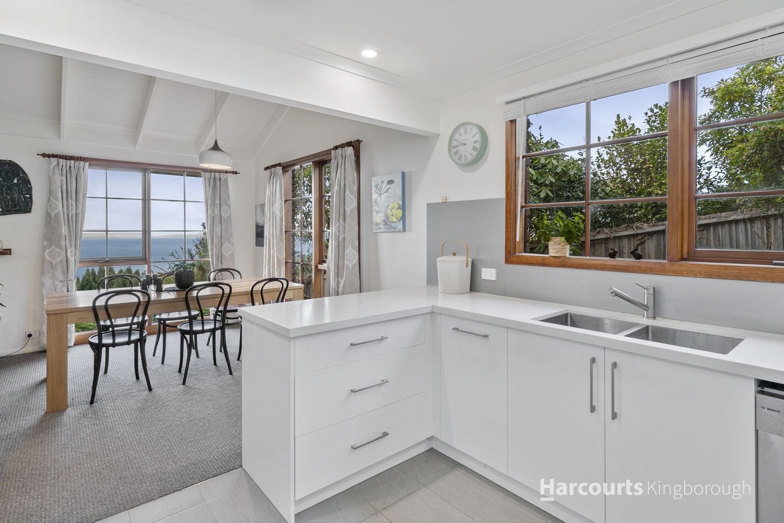 2/9 Heath Court, Kingston Beach TAS 7050, Image 0