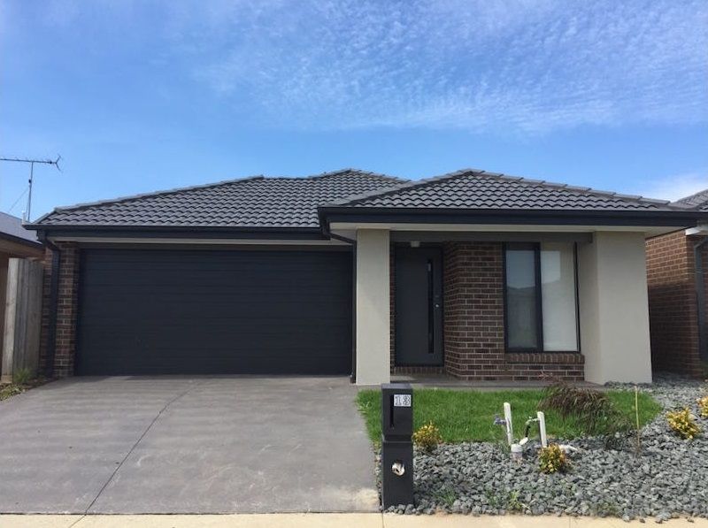 3 bedrooms House in 13 Chucklecreek Lane ARMSTRONG CREEK VIC, 3217