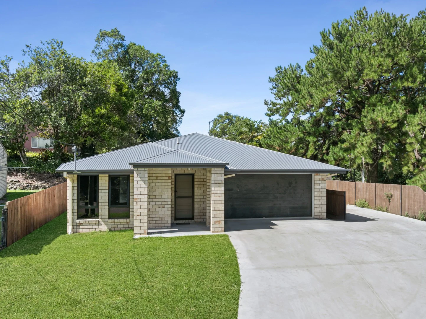 2/21 Sapphire Drive, Nambour QLD 4560