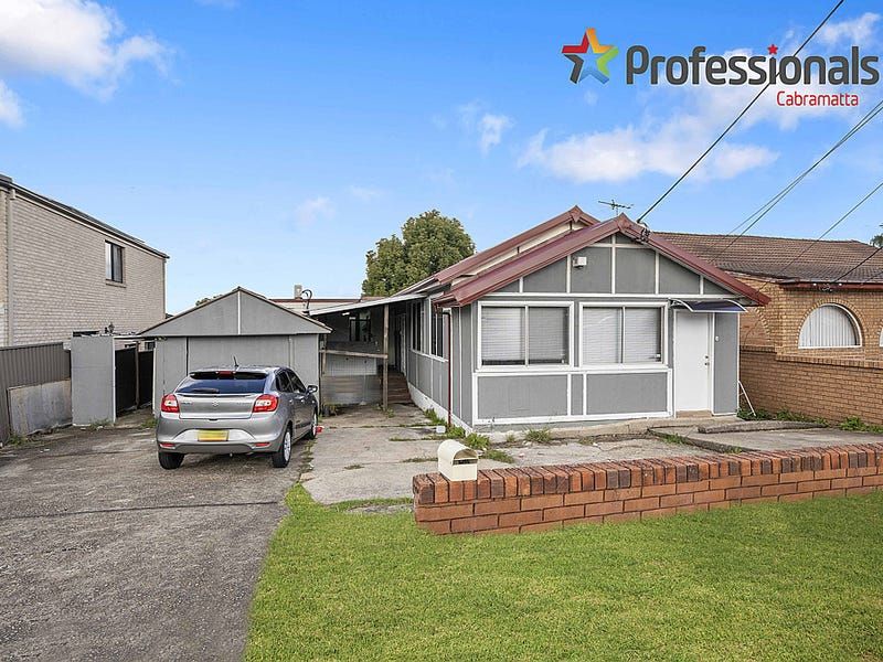 4 bedrooms House in 241 Hamilton Road FAIRFIELD WEST NSW, 2165