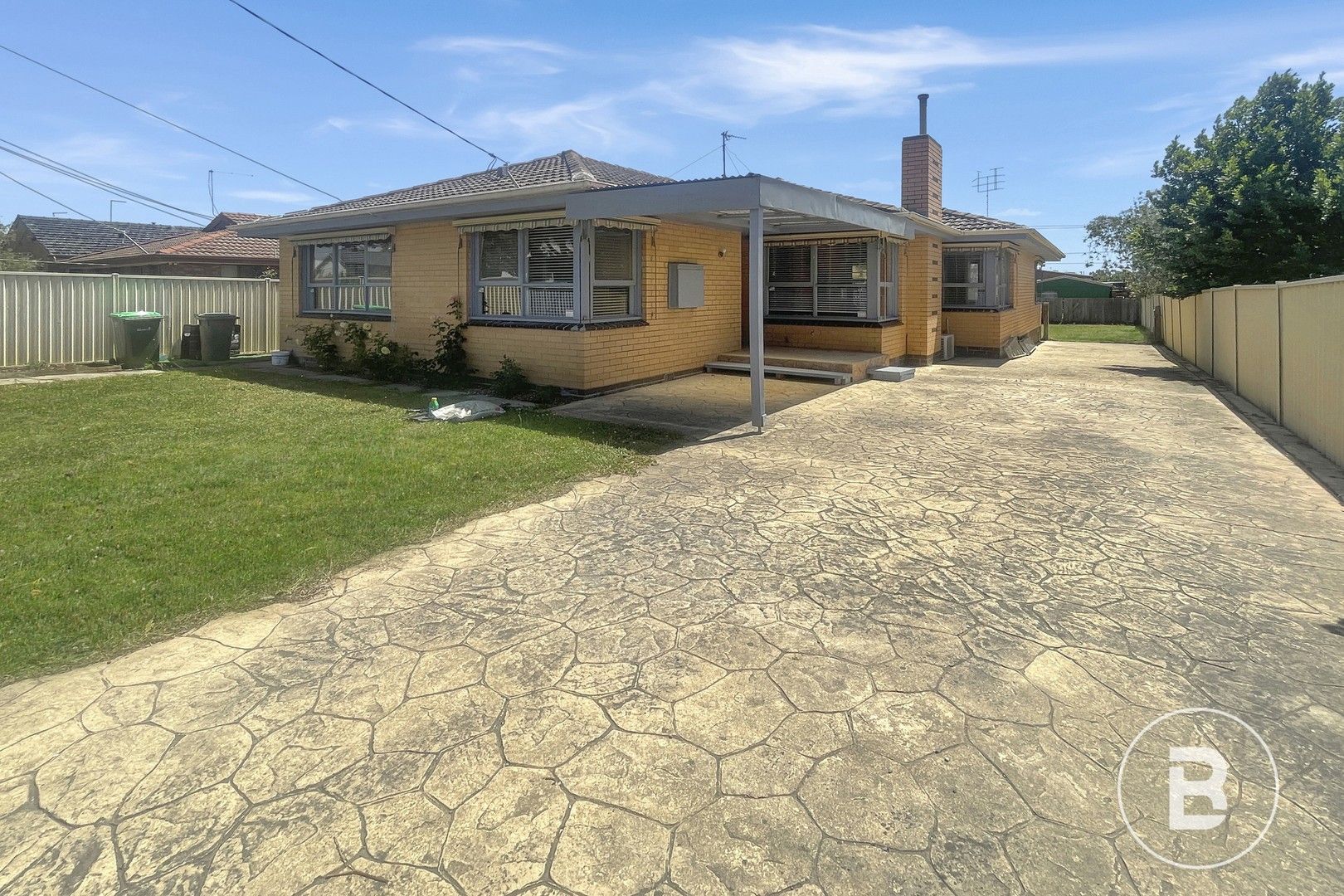 3 bedrooms House in 15 Dover Street WENDOUREE VIC, 3355