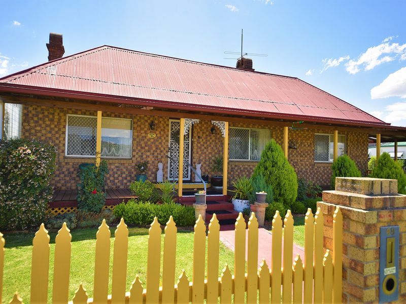 48 Macquarie Street, Glen Innes NSW 2370, Image 0