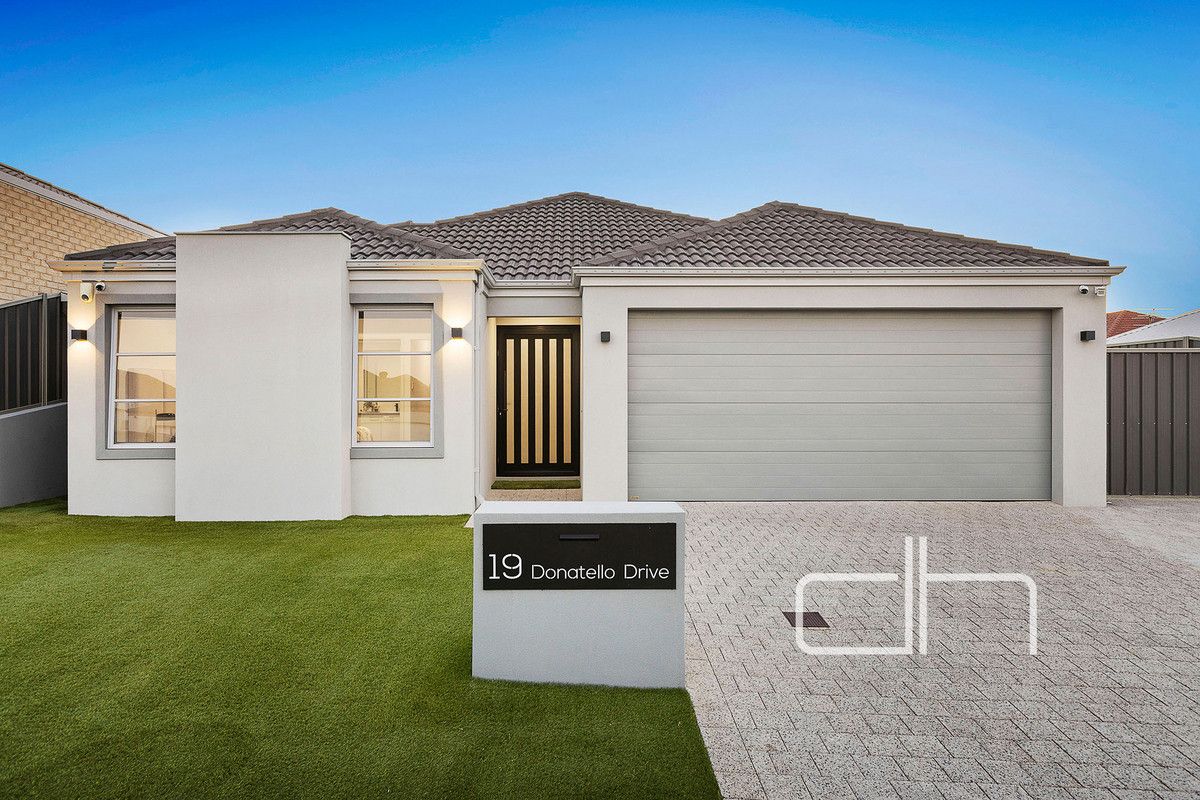 4 bedrooms House in 19 Donatello Drive LANDSDALE WA, 6065