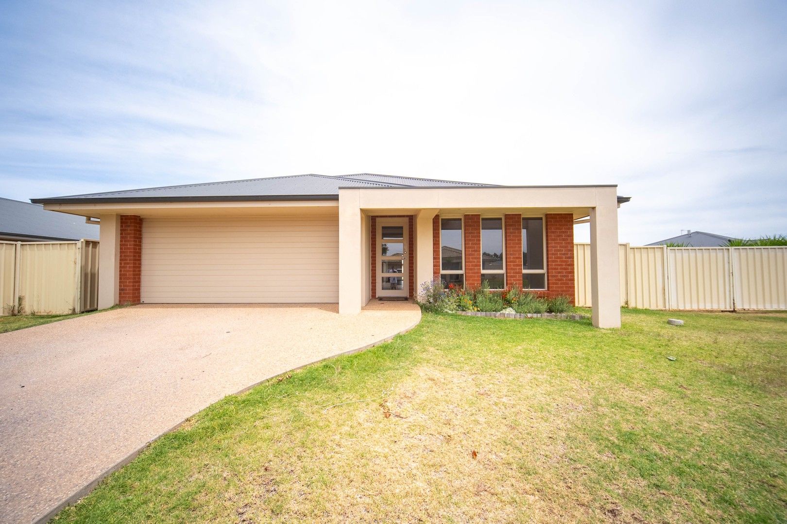 2 Lake Paddock Drive, Leeton NSW 2705, Image 0