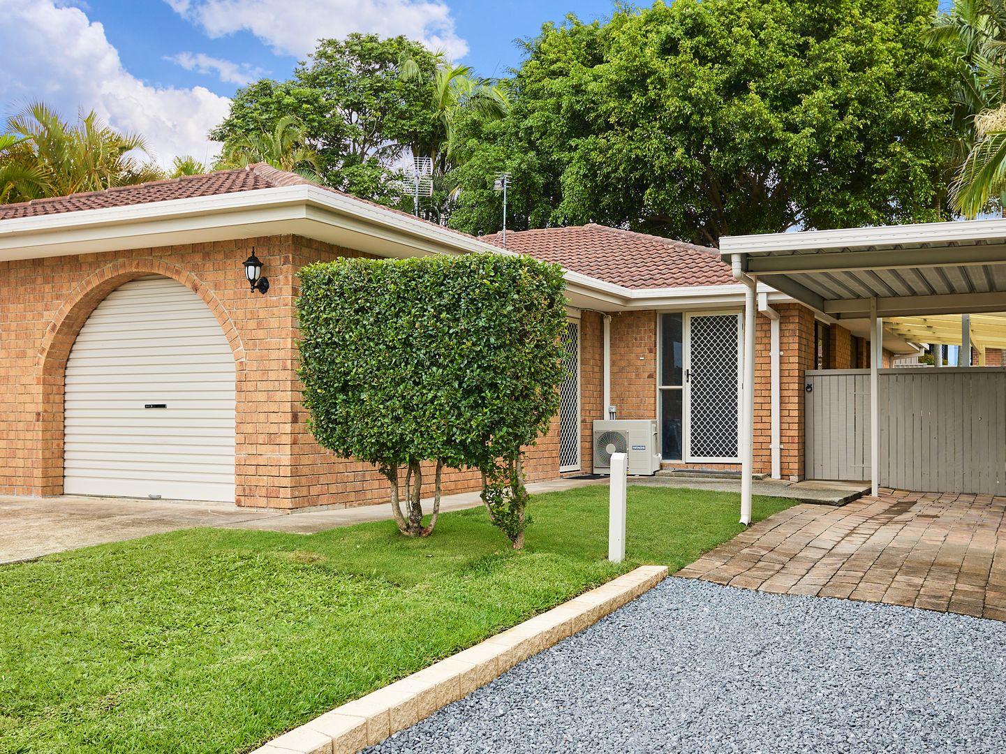 1/216 Olsen Avenue, Arundel QLD 4214, Image 1