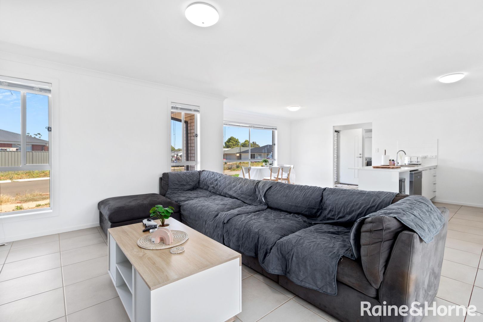 2 Kenn Road, Blakeview SA 5114, Image 2