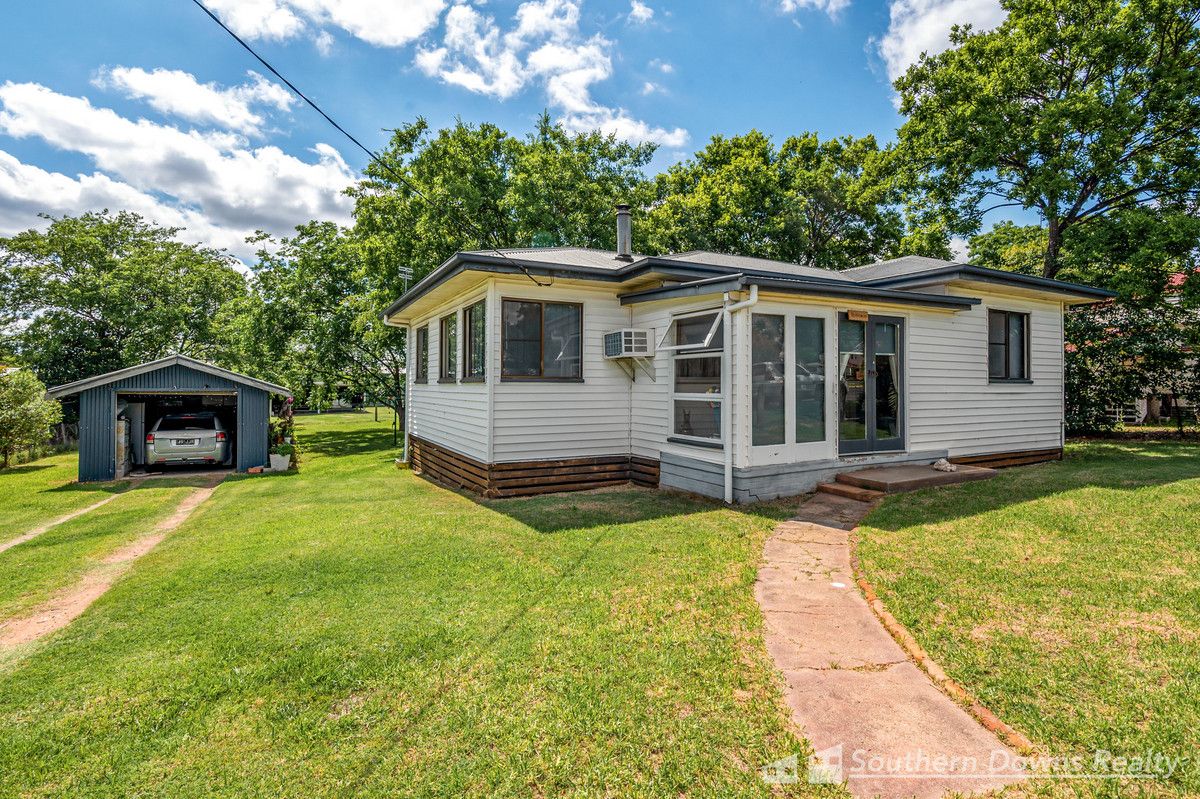 3 bedrooms House in 14 Gore Street WARWICK QLD, 4370