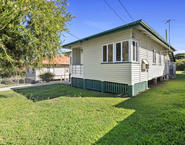 224 Beddoes Street, Holland Park QLD 4121