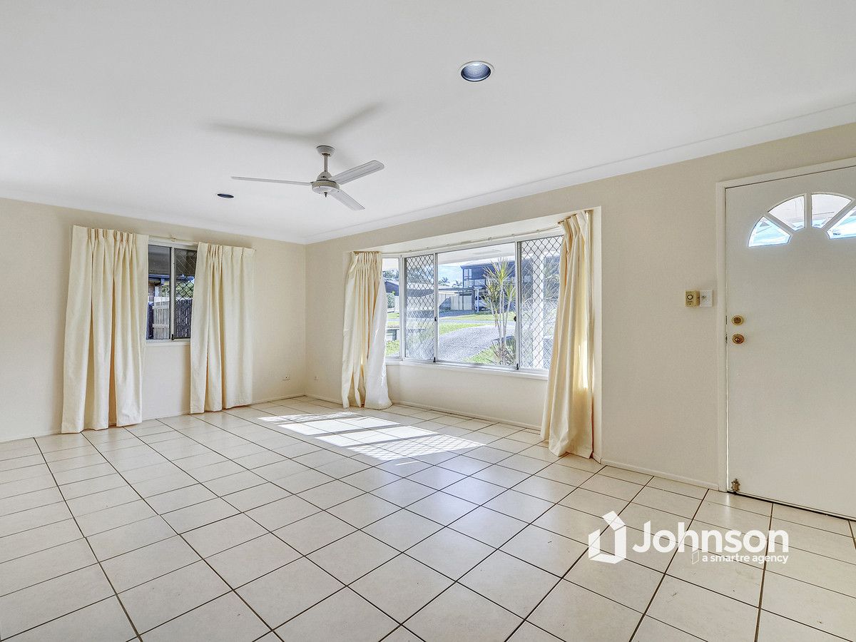 13 Conifer Street, Hillcrest QLD 4118, Image 2