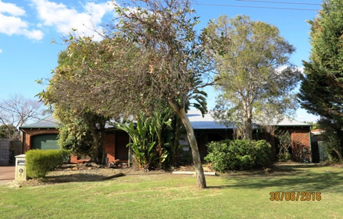 4 bedrooms House in 4 Sinian Crescent WILLETTON WA, 6155