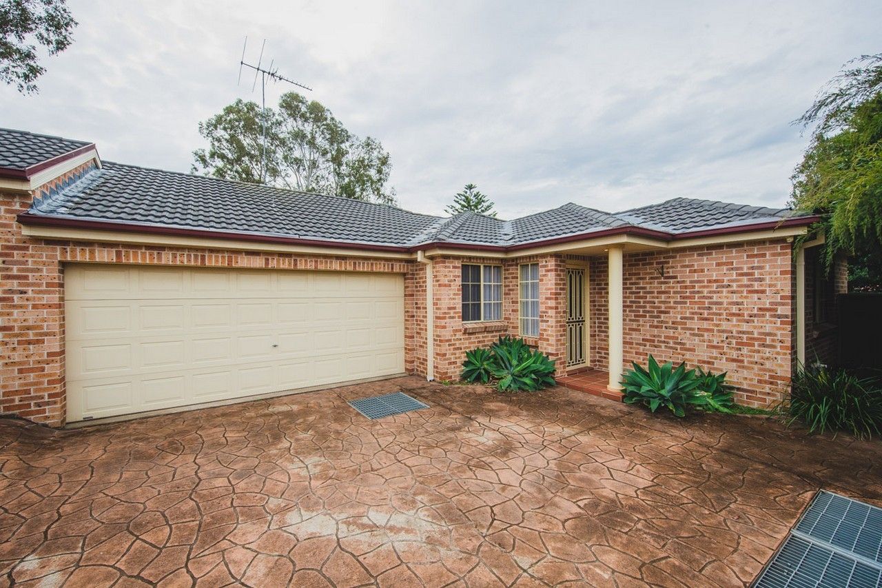 3 bedrooms Villa in 4/75 Girraween Rd GIRRAWEEN NSW, 2145