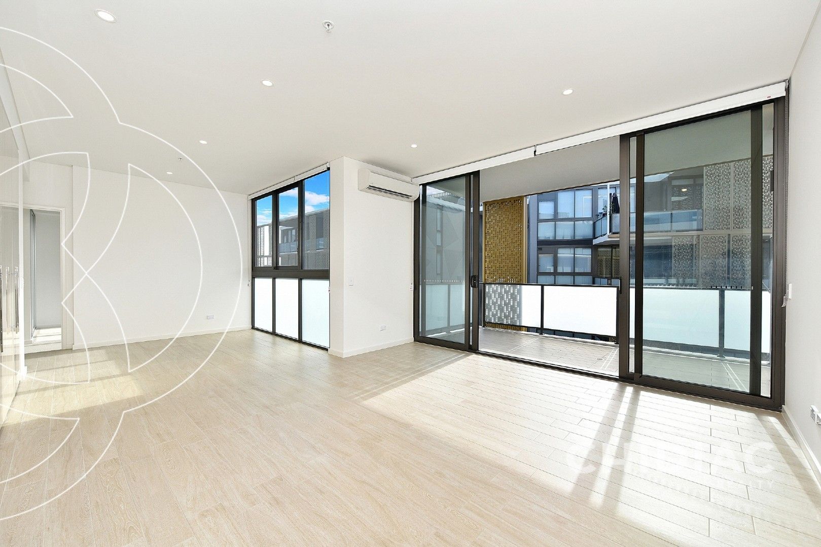 1 bedrooms Apartment / Unit / Flat in D842/1 Burroway Road WENTWORTH POINT NSW, 2127