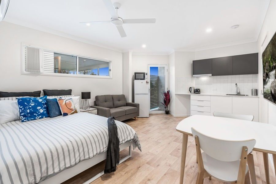 1 bedrooms Studio in 3/60 Lancelot Street TENNYSON QLD, 4105