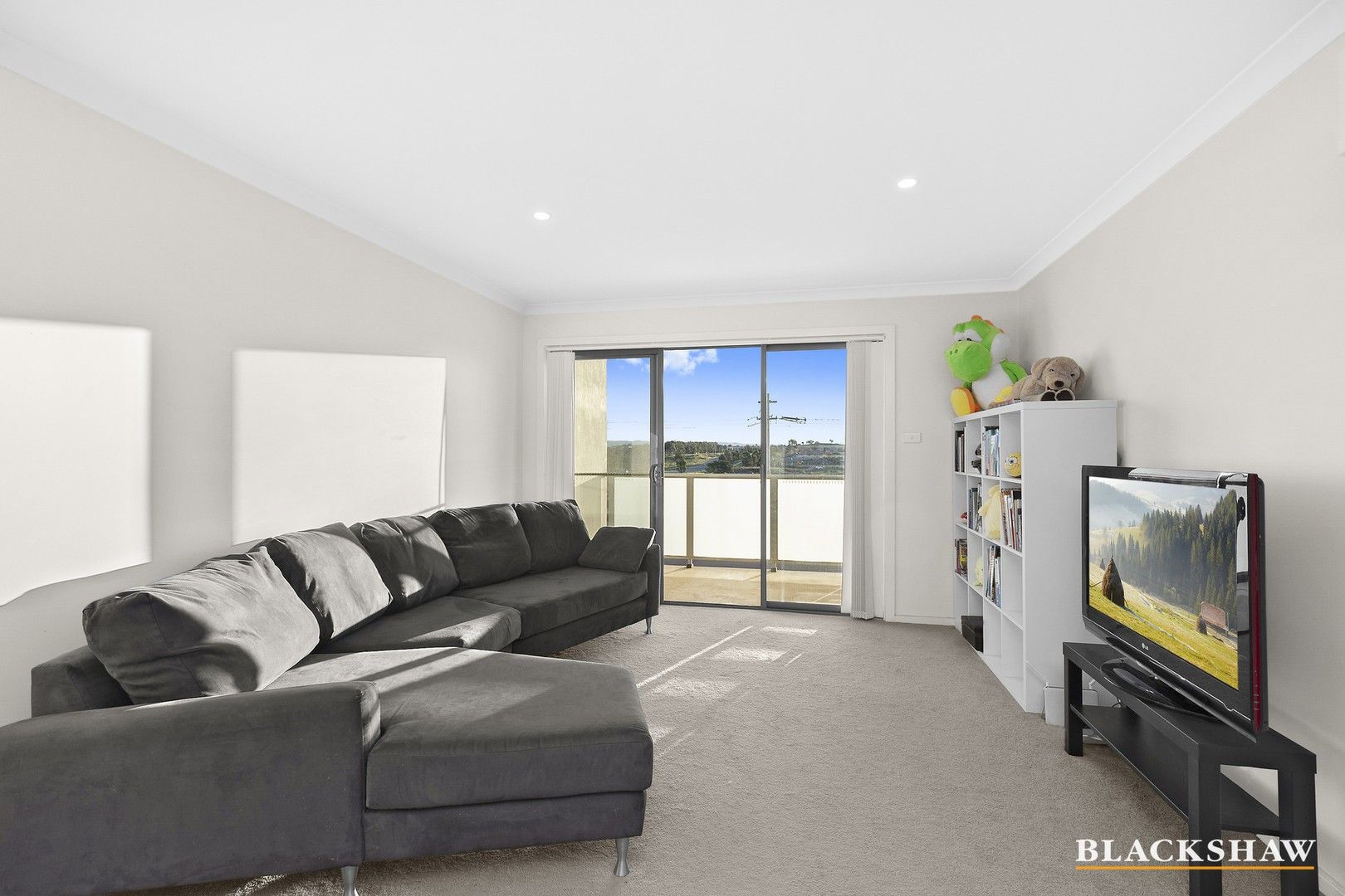4 bedrooms Townhouse in 34/84 Kings Canyon Street HARRISON ACT, 2914
