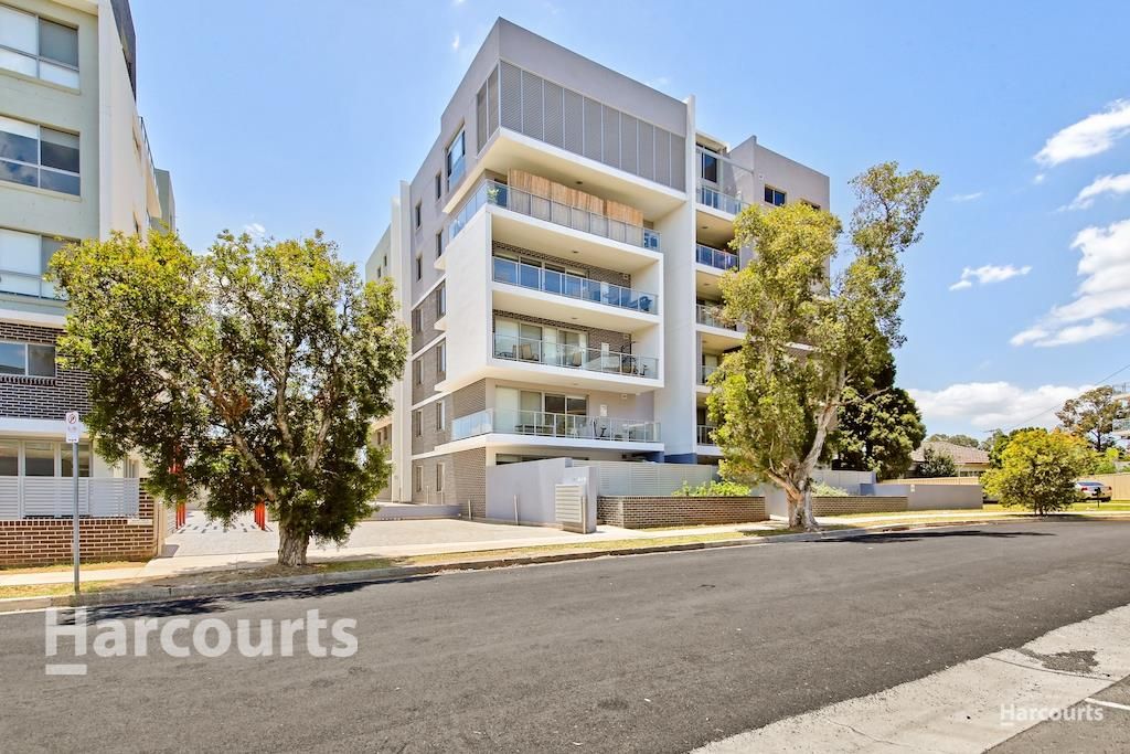 2 bedrooms House in 32/12-20 Tyler Street CAMPBELLTOWN NSW, 2560