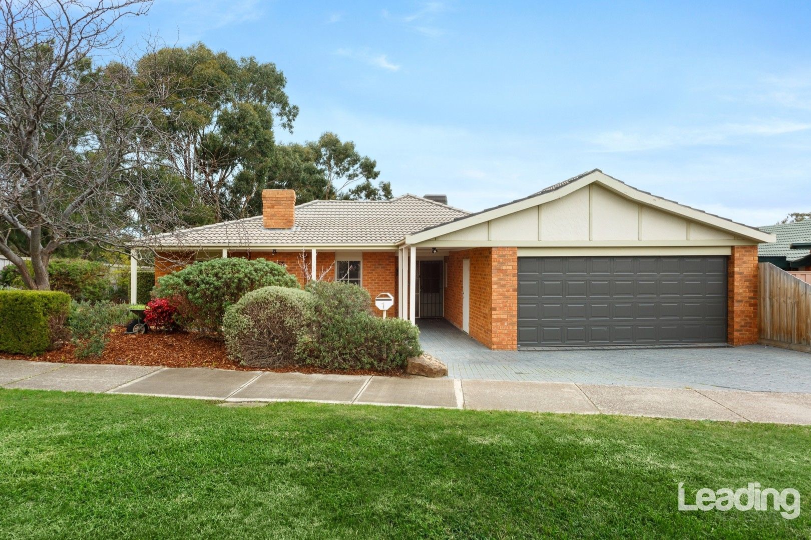 4 bedrooms House in 1 Strathearn Drive SUNBURY VIC, 3429