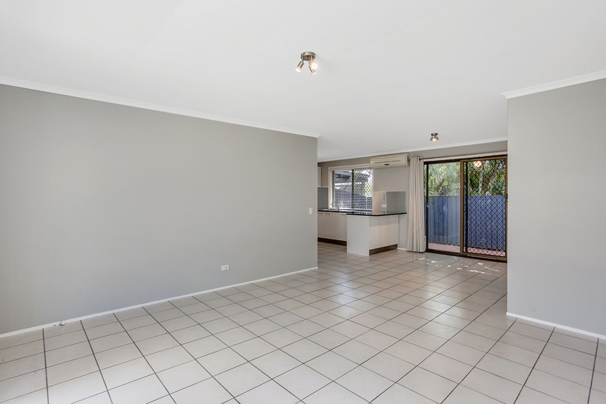 1/13 Gumbeel Court, Highland Park QLD 4211, Image 2