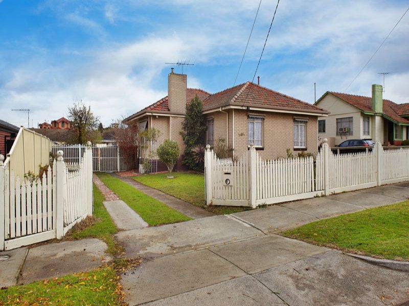 15 Steane Street, Reservoir VIC 3073, Image 2