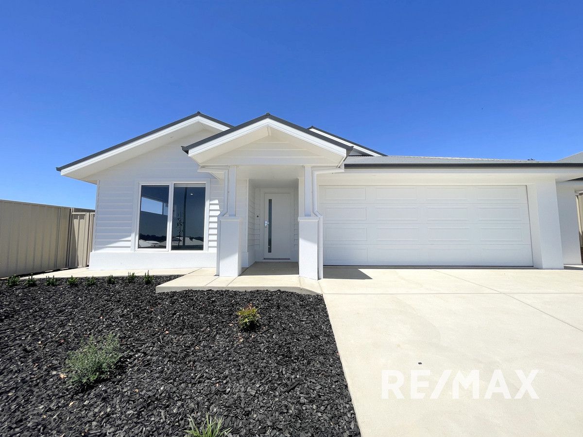 3 bedrooms Villa in 2/2 Burt Street GOBBAGOMBALIN NSW, 2650