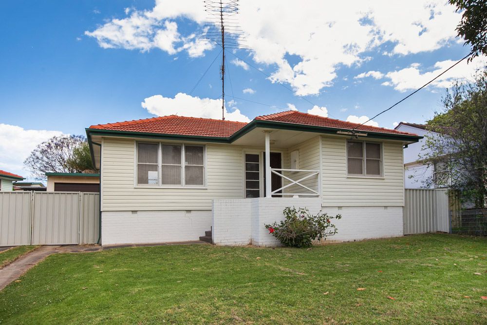5 Wall Street Warilla Nsw 2528 House For Rent 435 00 Domain